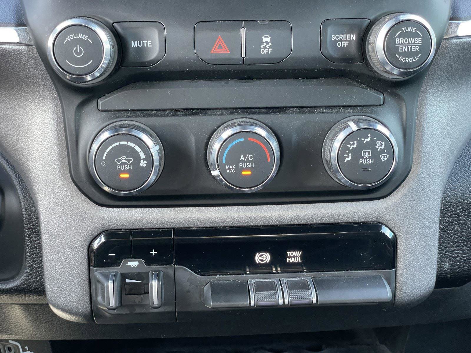 Certified 2024 RAM 3500 Big Horn AWD/4WD image 25