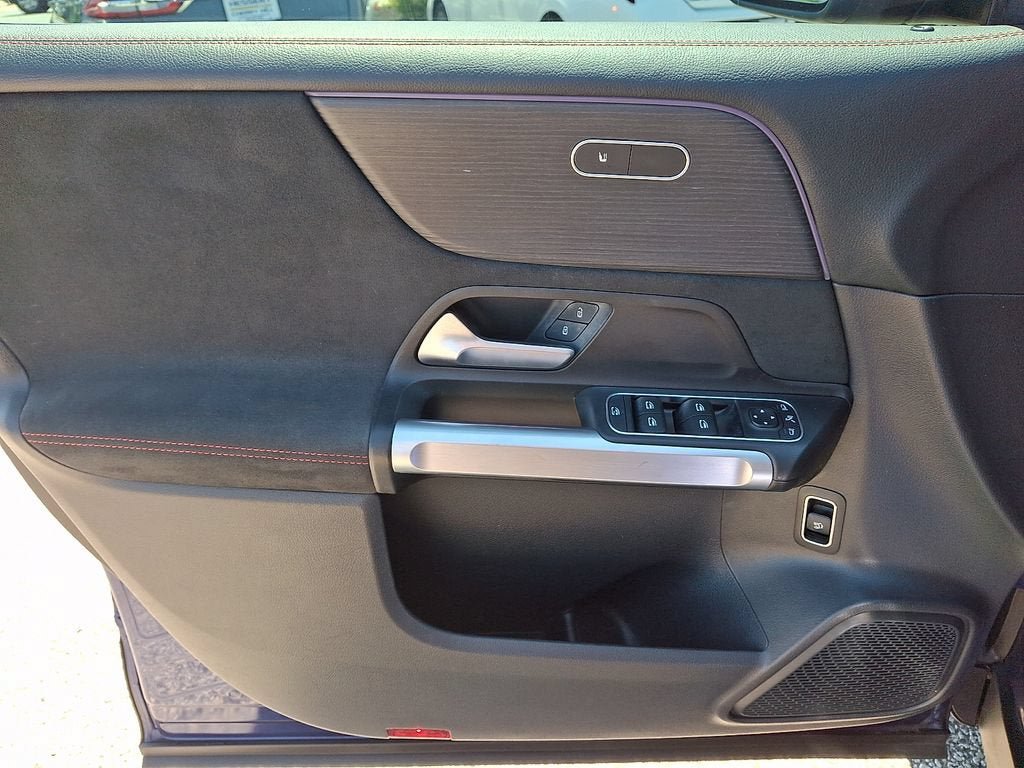 Used 2022 Mercedes-Benz GLB 250 image 14