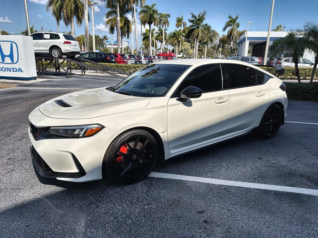 Used 2025 Honda Civic Type R image 4