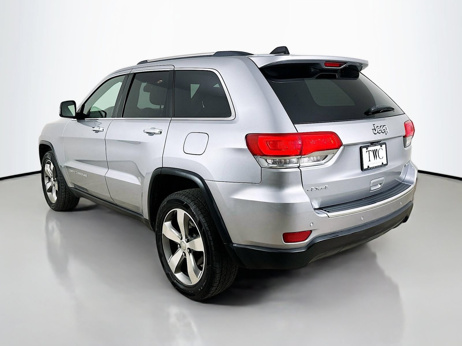 Used 2016 Jeep Grand Cherokee Limited AWD/4WD image 7