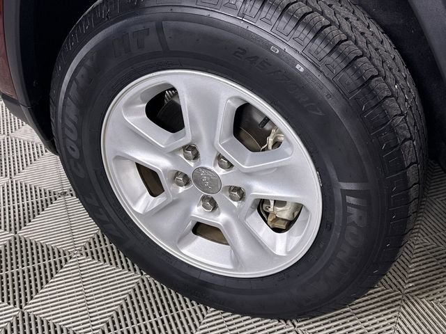 Used 2017 Jeep Grand Cherokee Laredo w/ Quick Order Package 2BE image 33