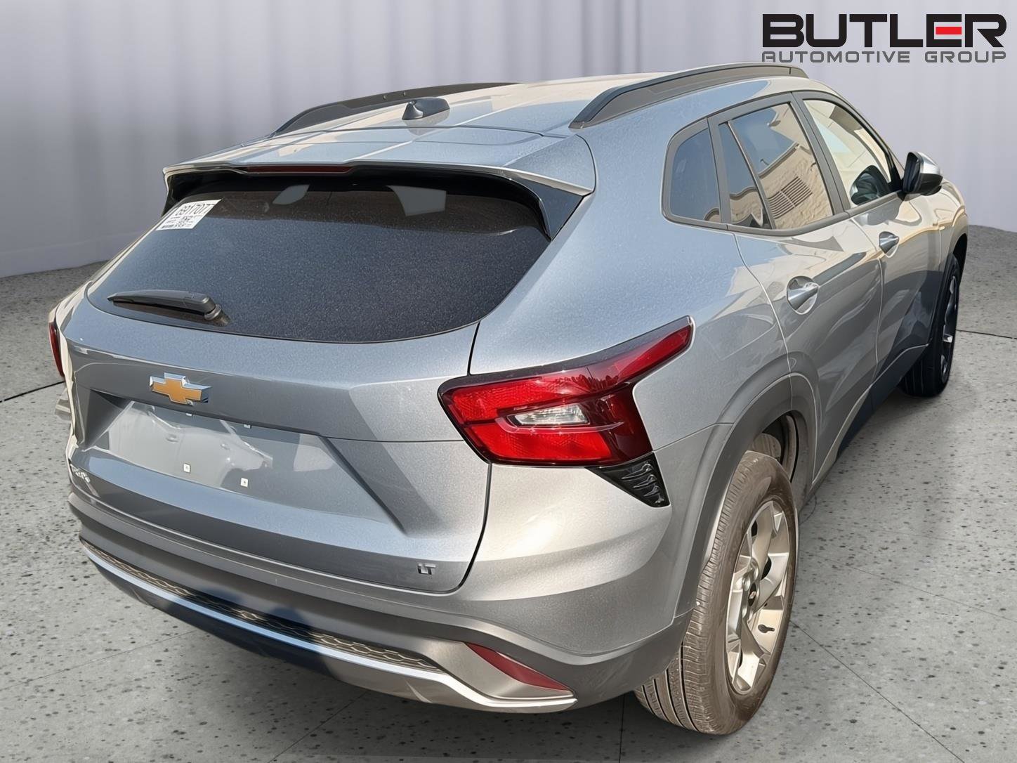 Used 2025 Chevrolet Trax LT FWD image 10