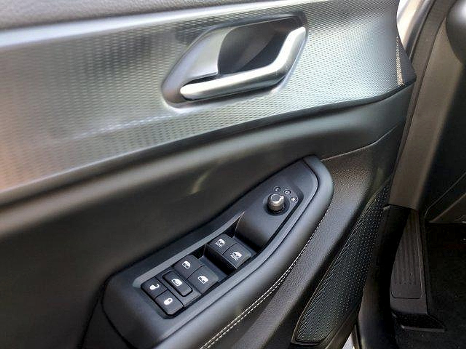 New 2024 Jeep Grand Cherokee L Laredo AWD/4WD image 10