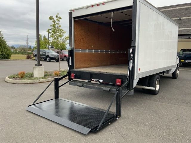 Used 2019 Ford E-450 and Econoline 450 Super Duty w/ Exterior Upgrade Package image 8