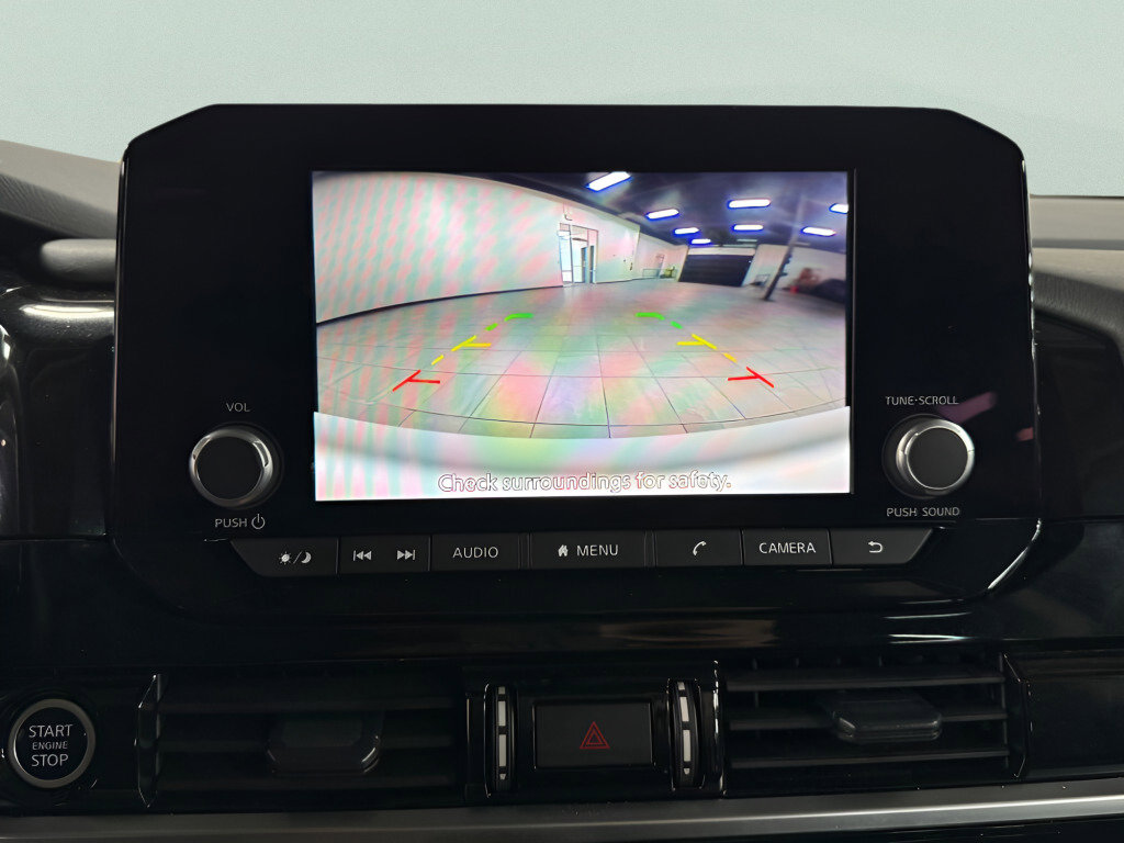 Used 2024 Nissan Pathfinder SV image 16