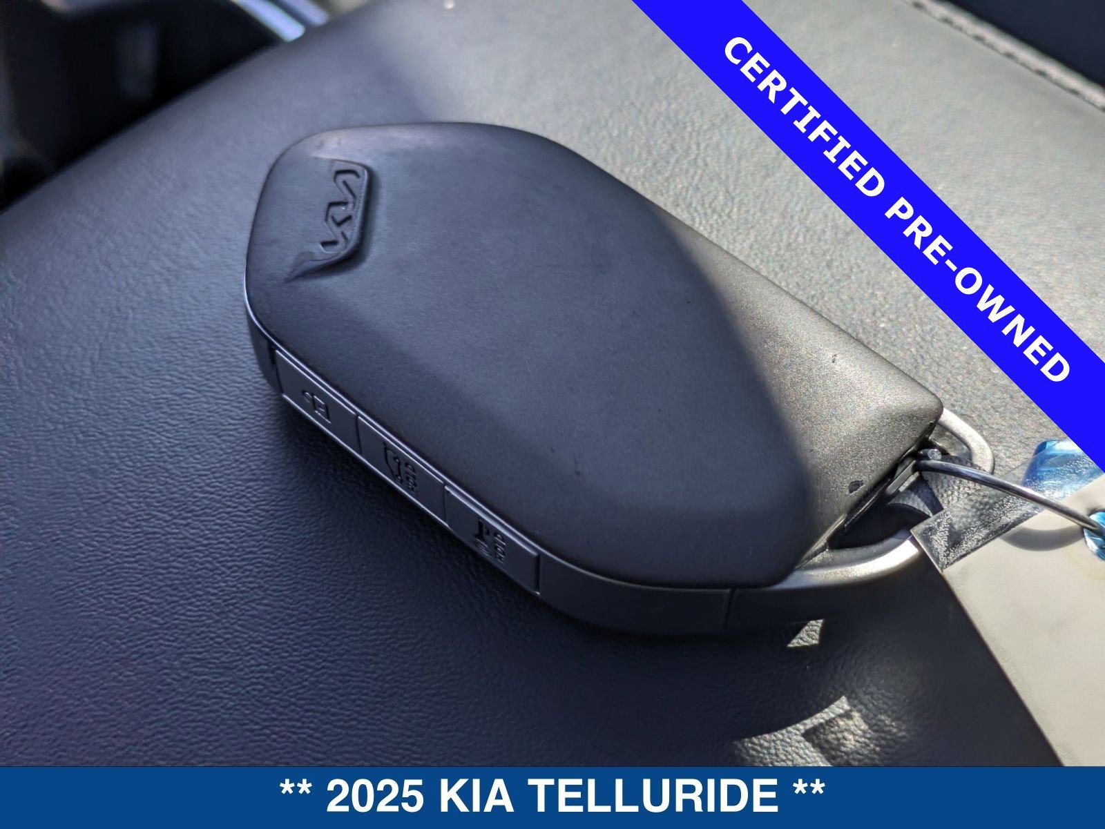 Used 2025 Kia Telluride EX image 36