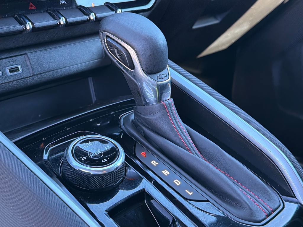 Used 2024 Chevrolet Colorado Z71 w/ Z71 Convenience Package 2 image 28