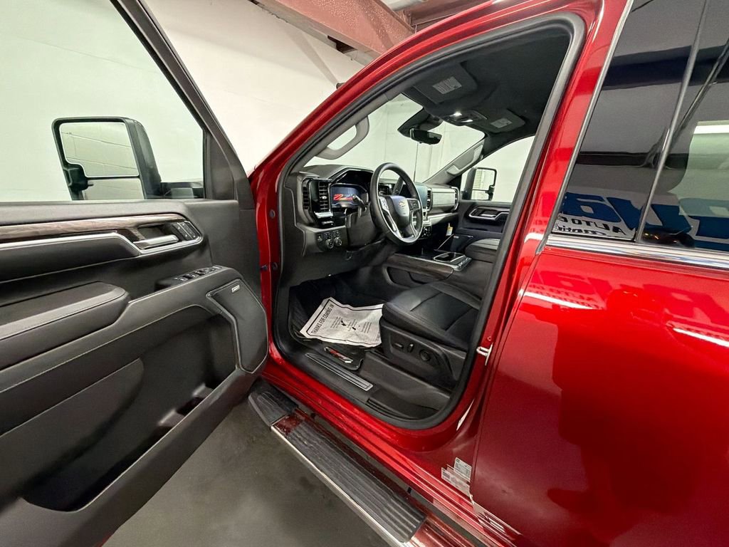 Certified 2024 Chevrolet Silverado 2500 LTZ w/ LTZ Convenience Package AWD/4WD image 10
