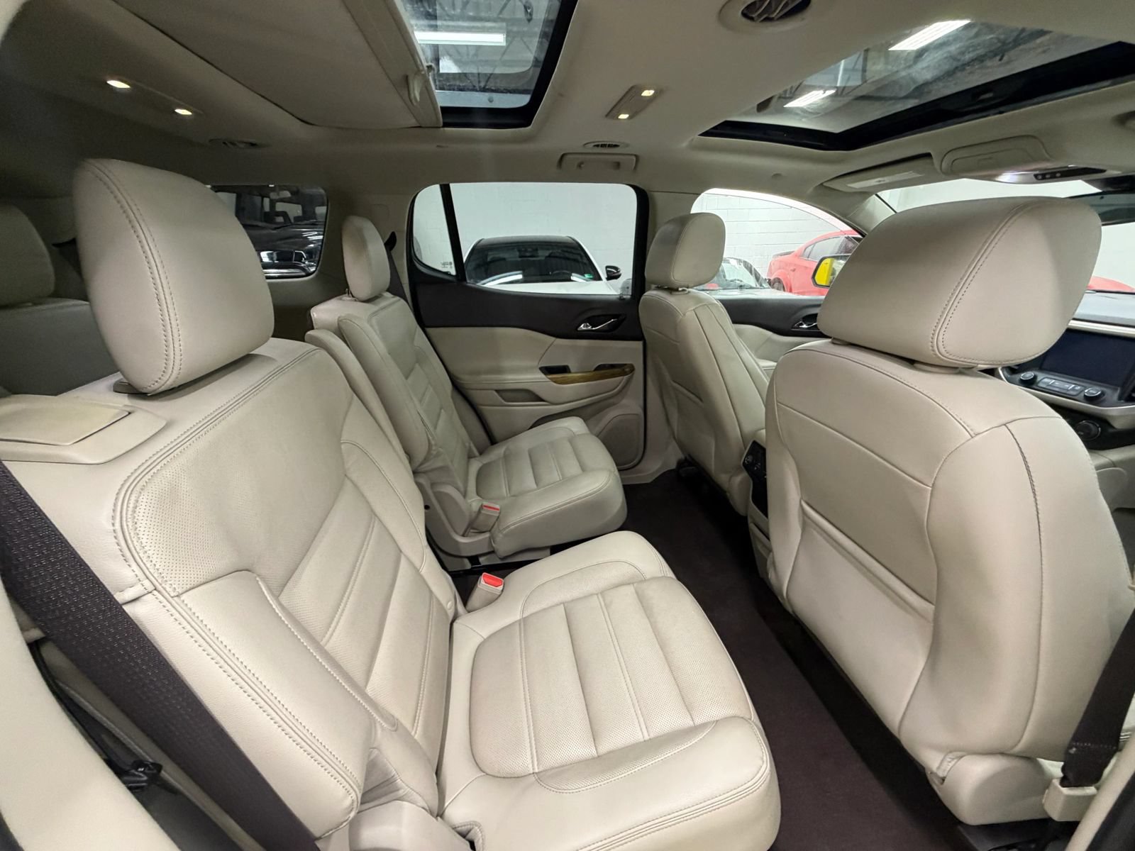 Used 2017 GMC Acadia Denali w/ Technology Package FWD image 20