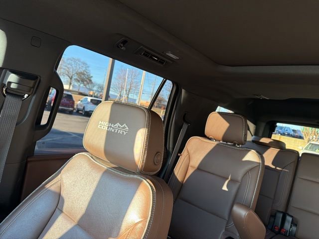 Used 2021 Chevrolet Tahoe High Country w/ Premium Package image 19