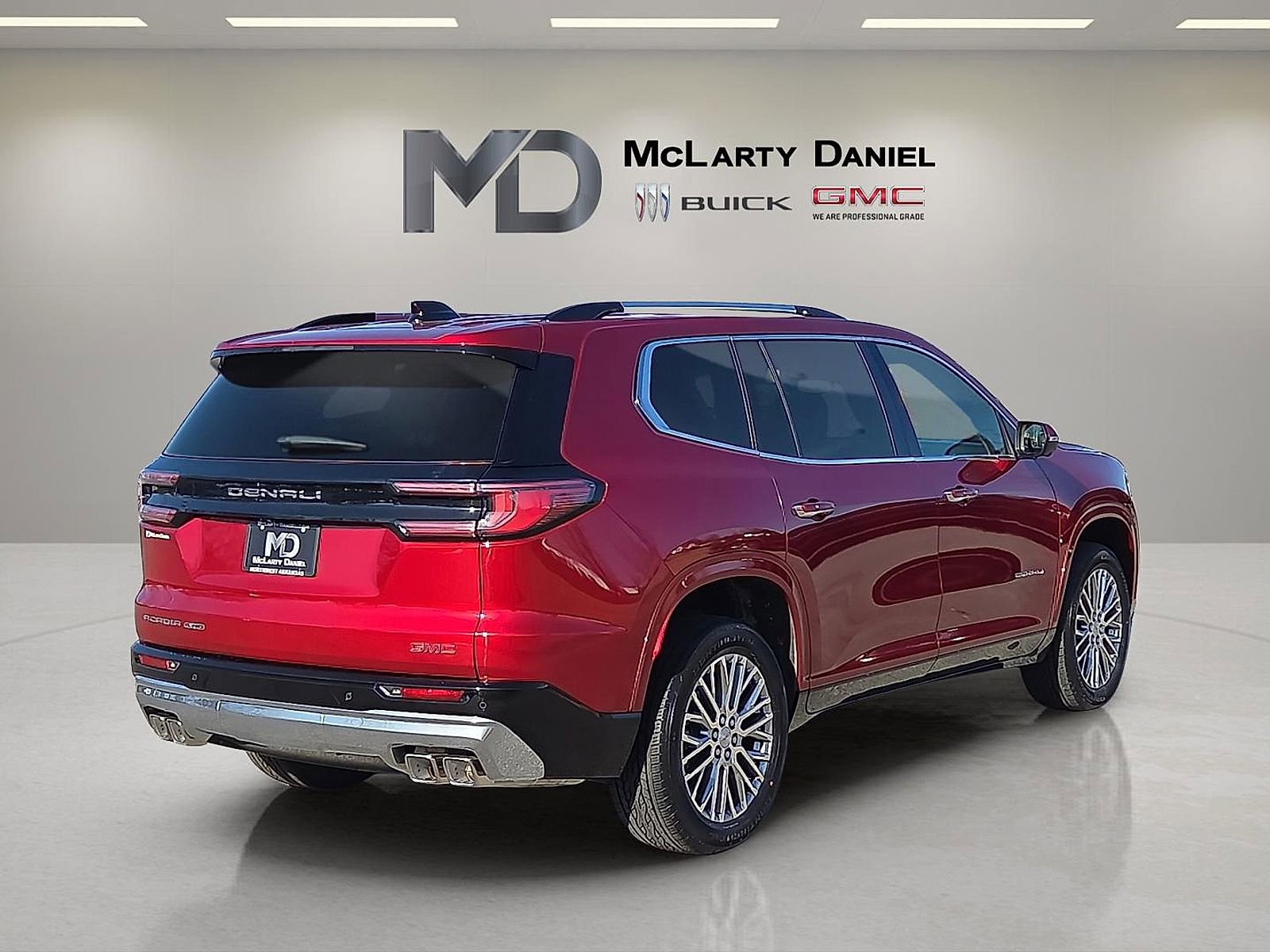 Used 2025 GMC Acadia Denali image 5