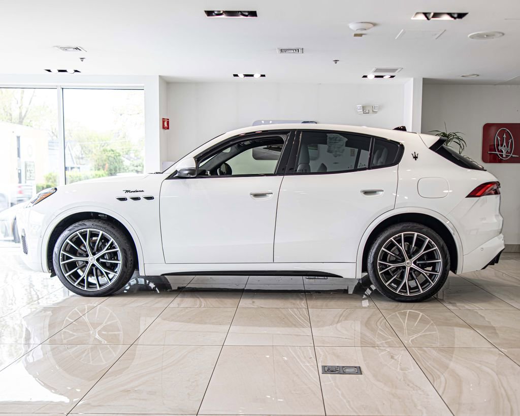 Used 2024 Maserati Grecale Modena AWD/4WD image 6