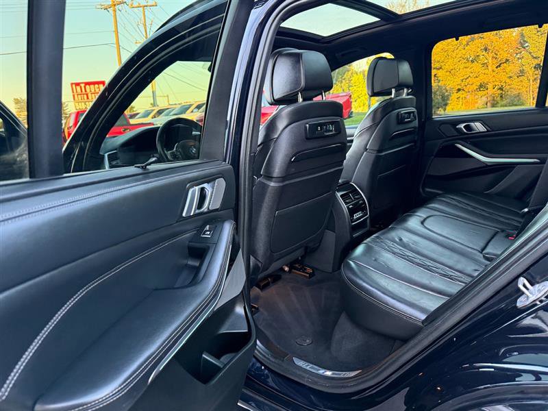 Used 2019 BMW X5 xDrive50i w/ M Sport Package image 23