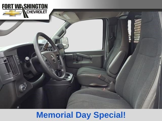 Used 2024 GMC Savana 2500 w/ Driver Convenience Package RWD image 8