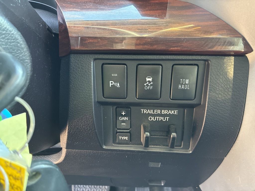 Used 2016 Toyota Tundra Limited w/ Limited Premium Package image 23
