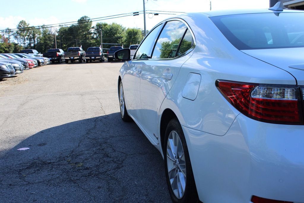 Used 2014 Lexus ES 300h w/ Luxury Package w/Bamboo Trim FWD image 36