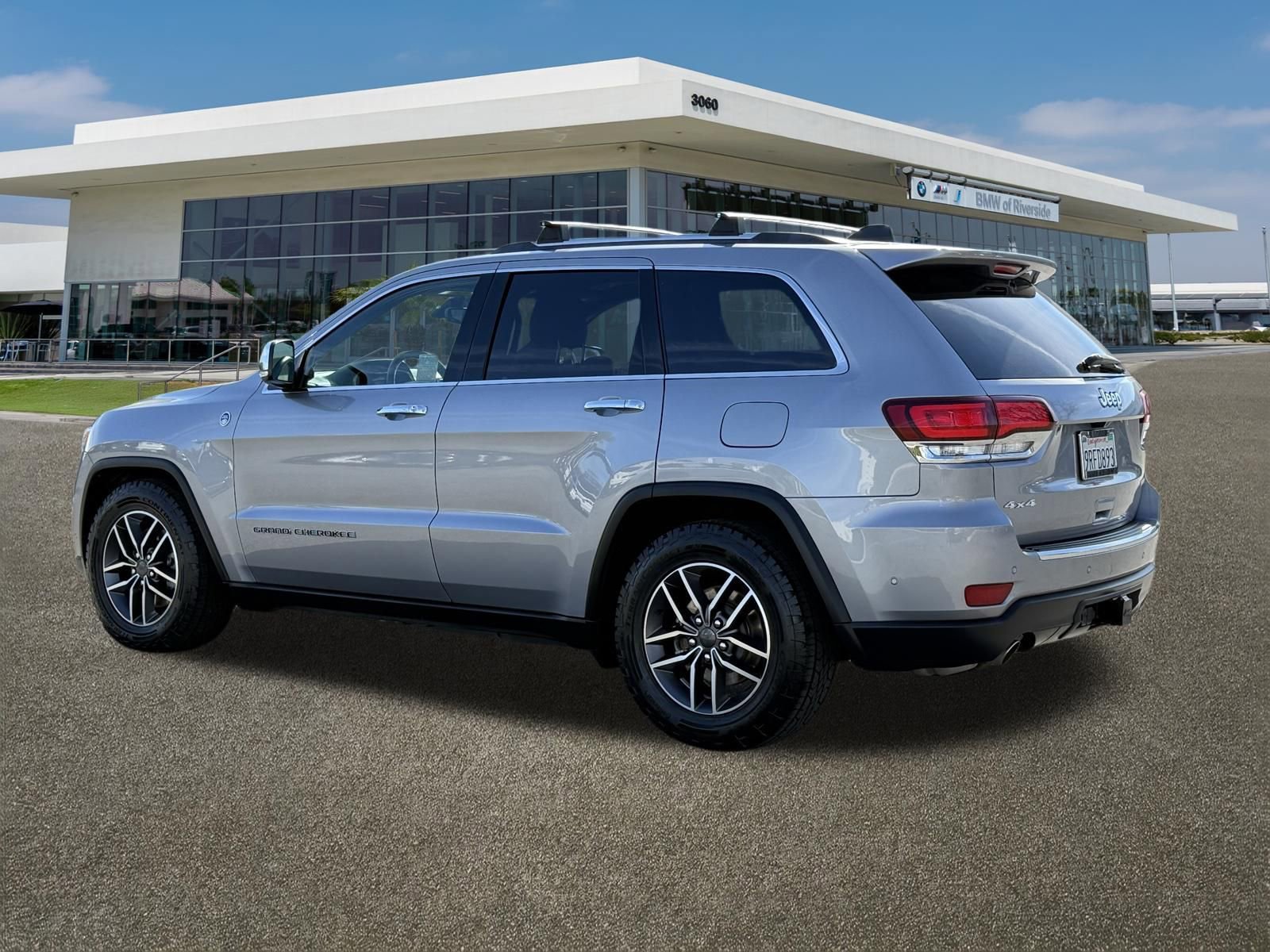 Used 2021 Jeep Grand Cherokee Limited w/ Luxury Group II image 8