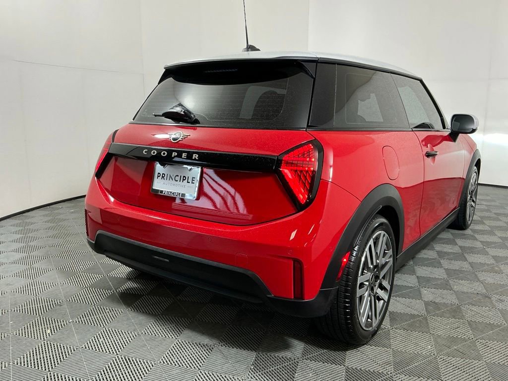 Certified 2025 MINI Cooper 2-Door Hardtop FWD image 3