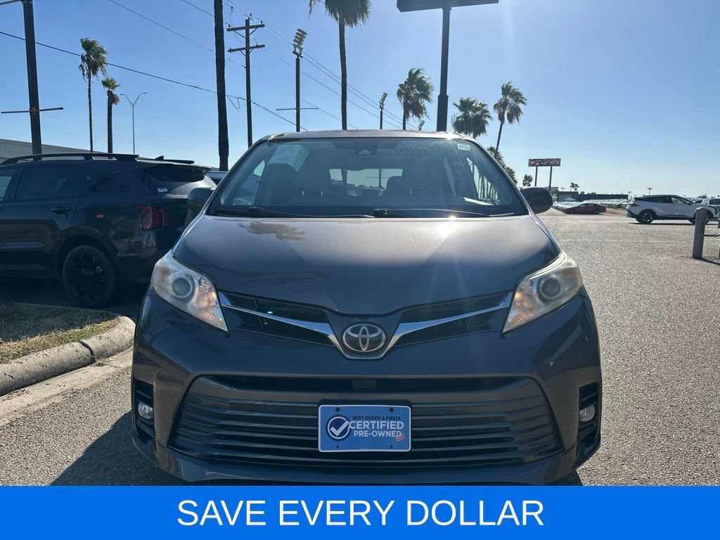 Used 2019 Toyota Sienna XLE w/ XLE Navigation Package FWD image 2