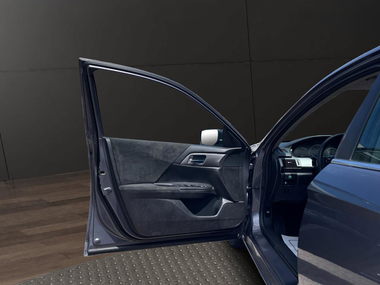 Used 2013 Honda Accord LX image 17