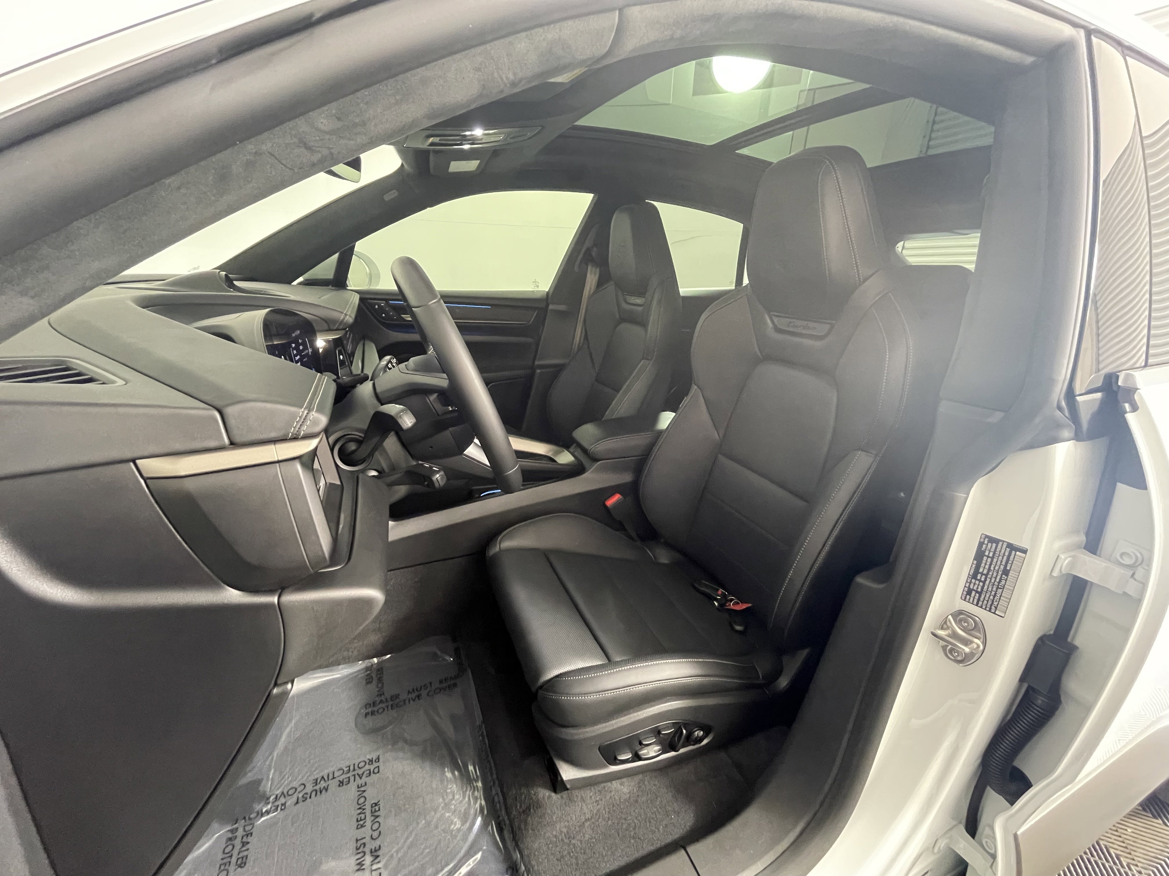 Certified 2025 Porsche Macan Turbo Electric image 6