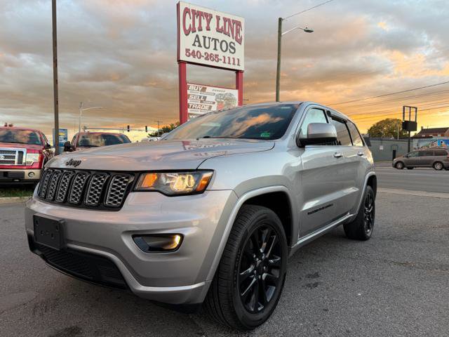 Used 2017 Jeep Grand Cherokee Altitude image 9