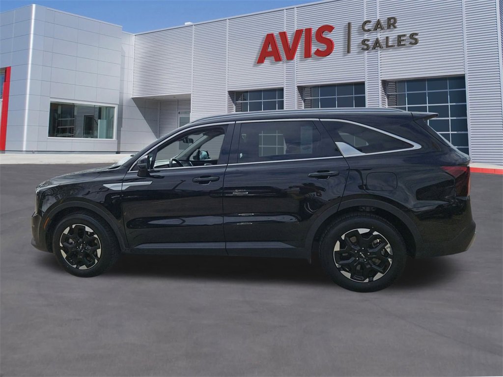 Used 2024 Kia Sorento S image 2