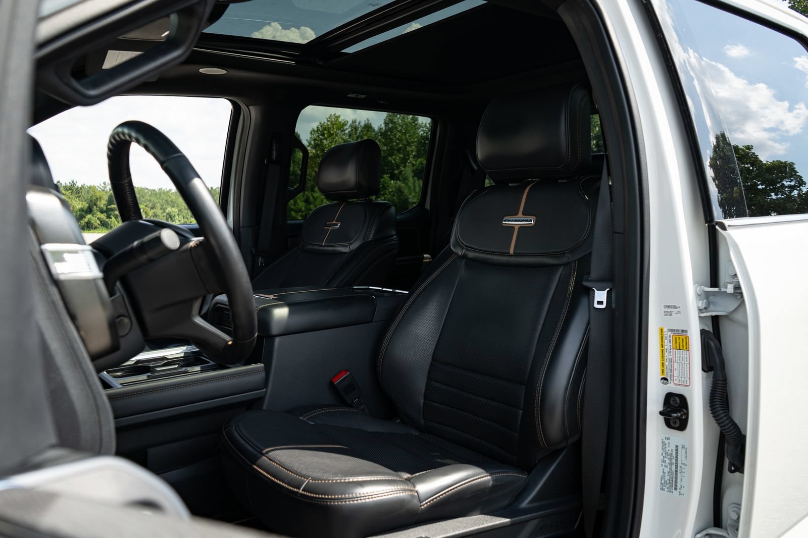 Used 2024 Ford F450 Platinum w/ FX4 Off-Road Package AWD/4WD image 32