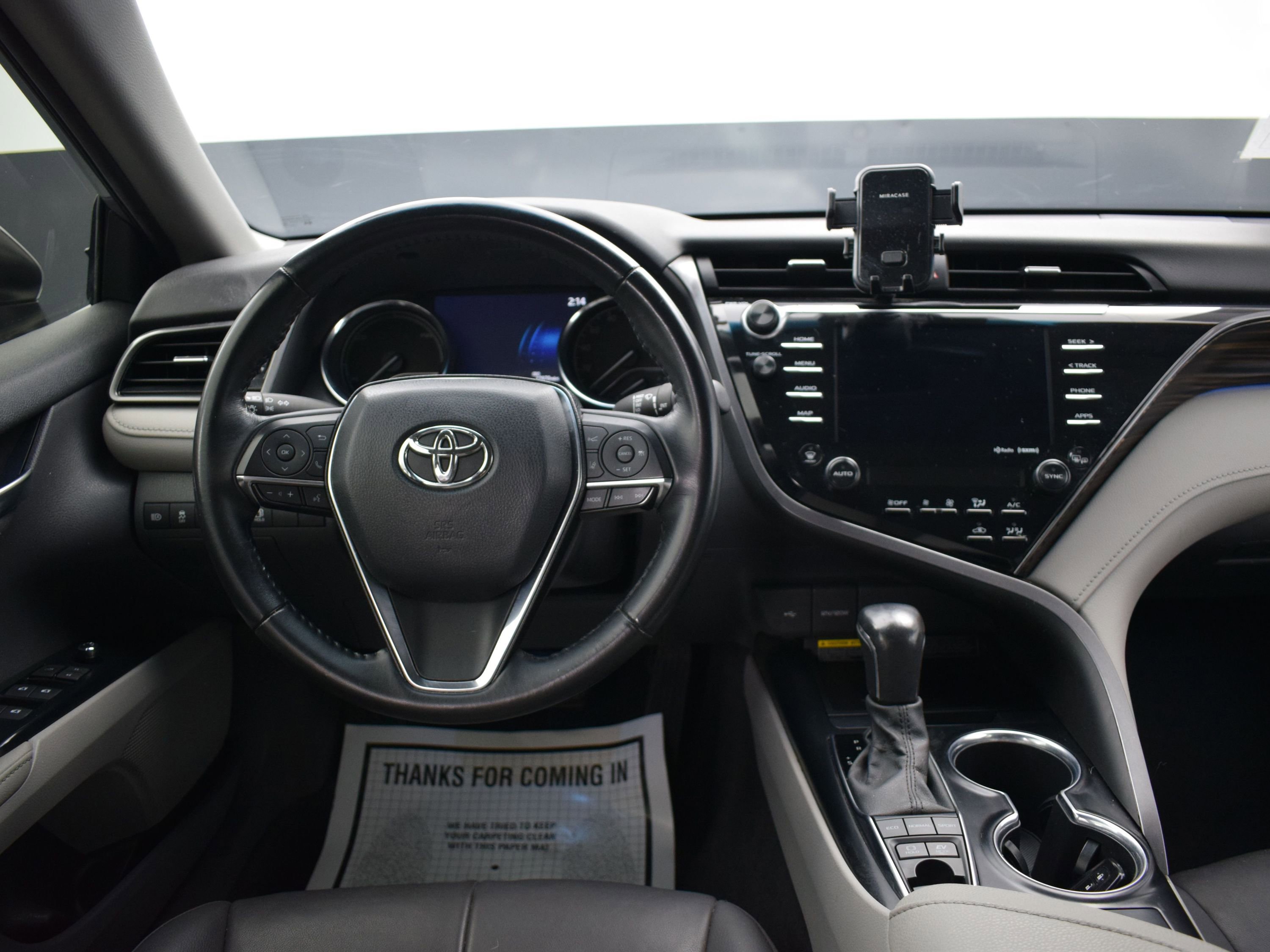 Used 2020 Toyota Camry XLE image 14