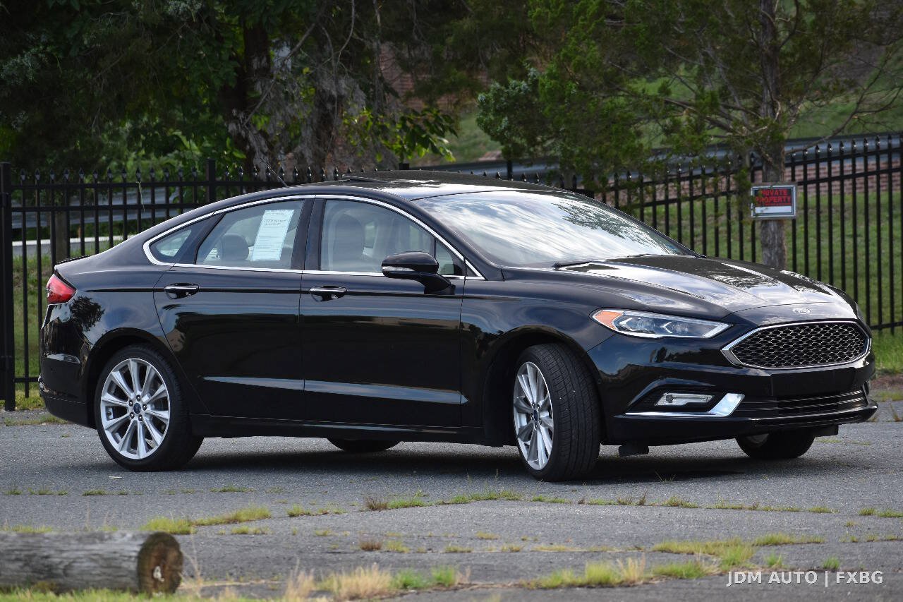 Used 2017 Ford Fusion Platinum FWD image 4