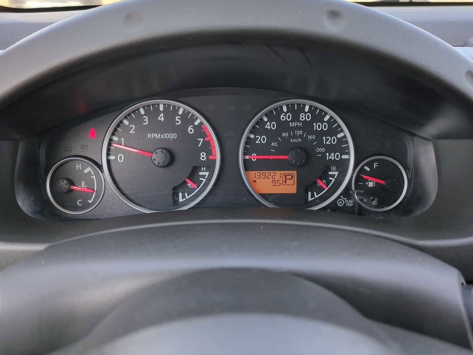 Used 2012 Nissan Pathfinder SV image 11