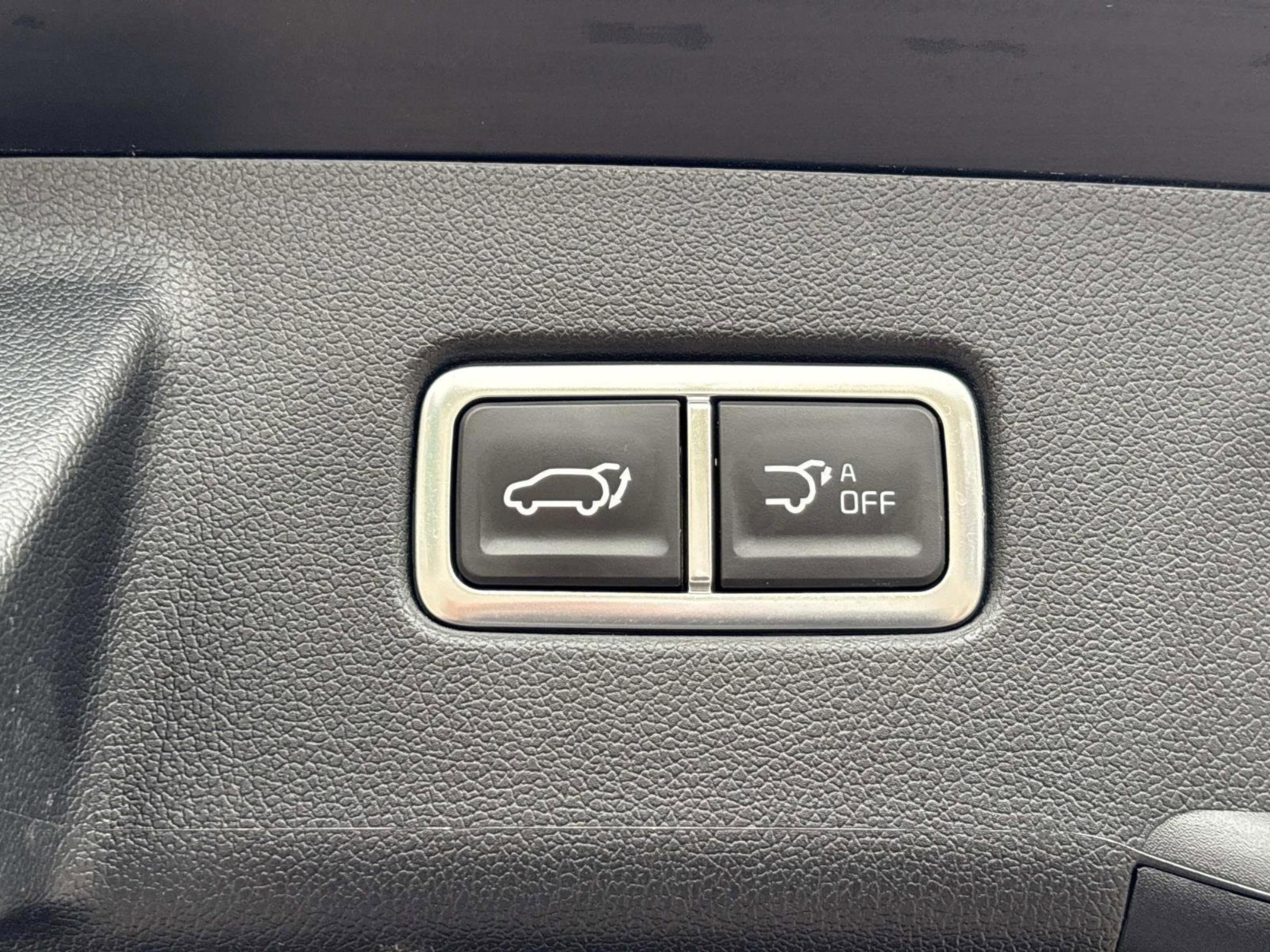 Used 2025 Kia Sorento SX Prestige w/ Sage Leather Package image 9