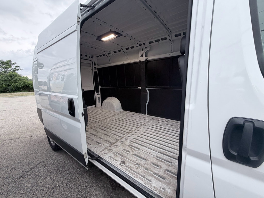 Used 2024 RAM ProMaster 2500 w/ Convenience Group FWD image 12