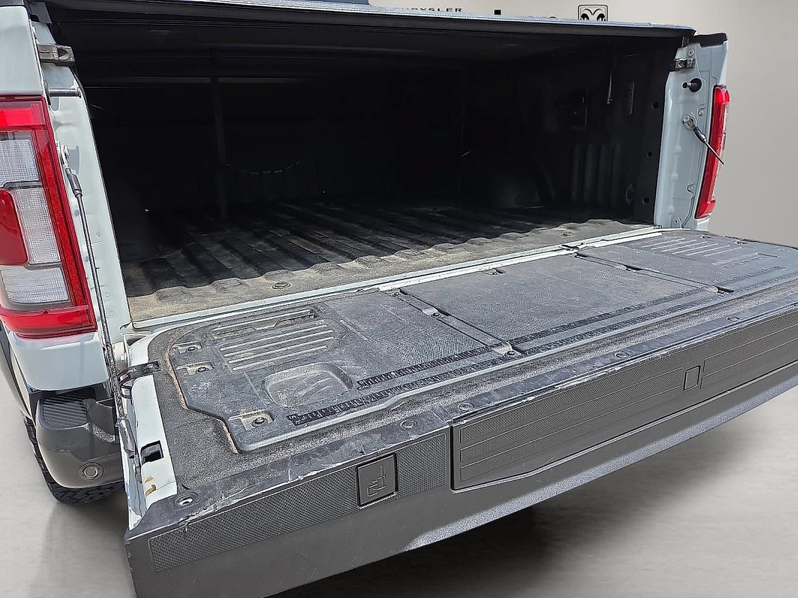 Used 2023 Ford F150 Raptor AWD/4WD image 9