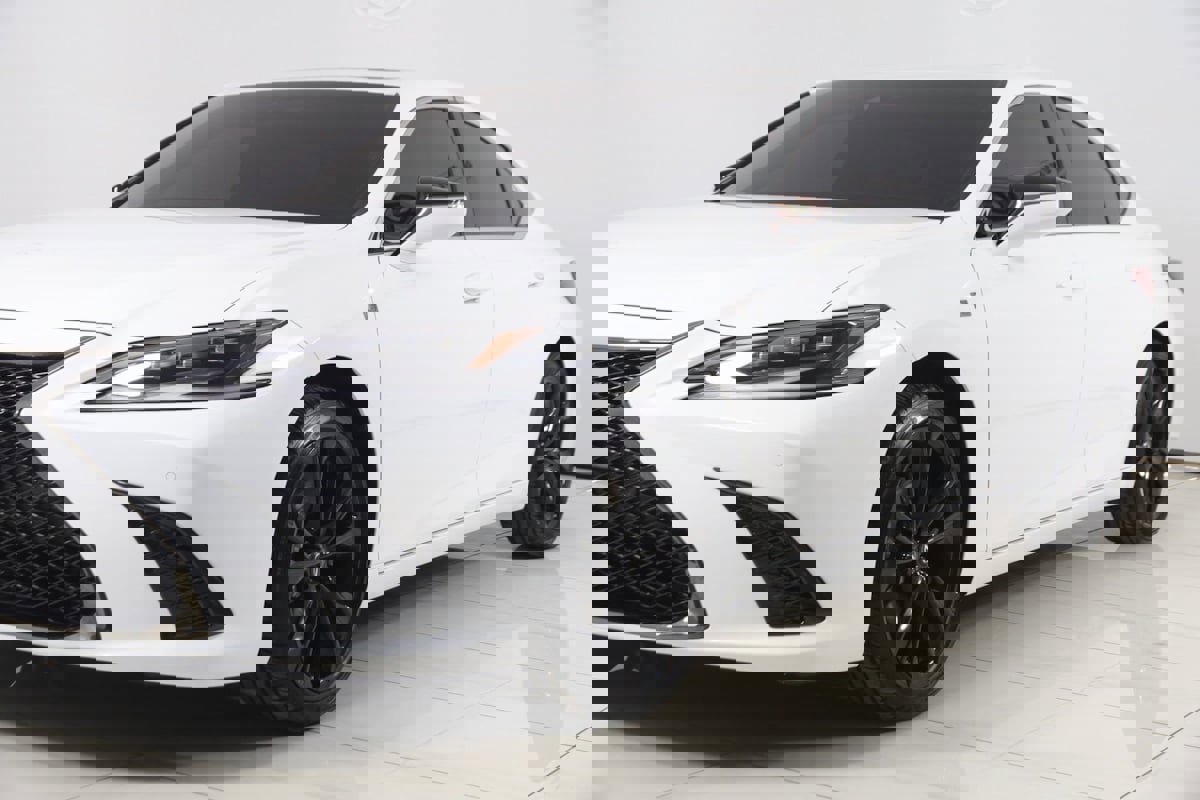 Used 2025 Lexus ES 300h F Sport w/ Accessory Package (Z1) image 54