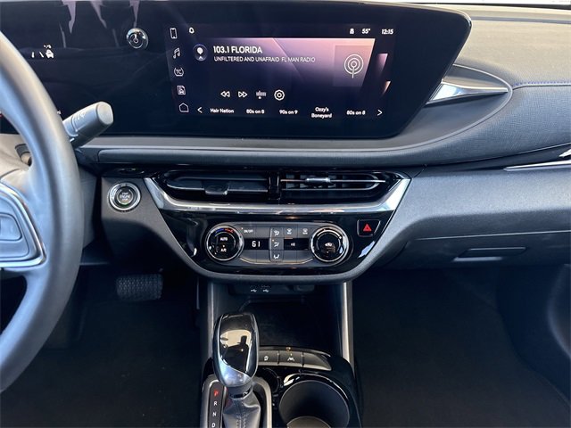 Used 2025 Buick Envista Sport Touring image 16