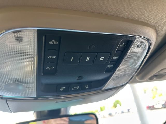 Used 2019 Jeep Grand Cherokee Limited w/ Luxury Group II AWD/4WD image 21