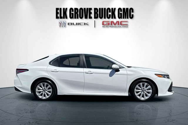 Used 2019 Toyota Camry LE FWD image 3