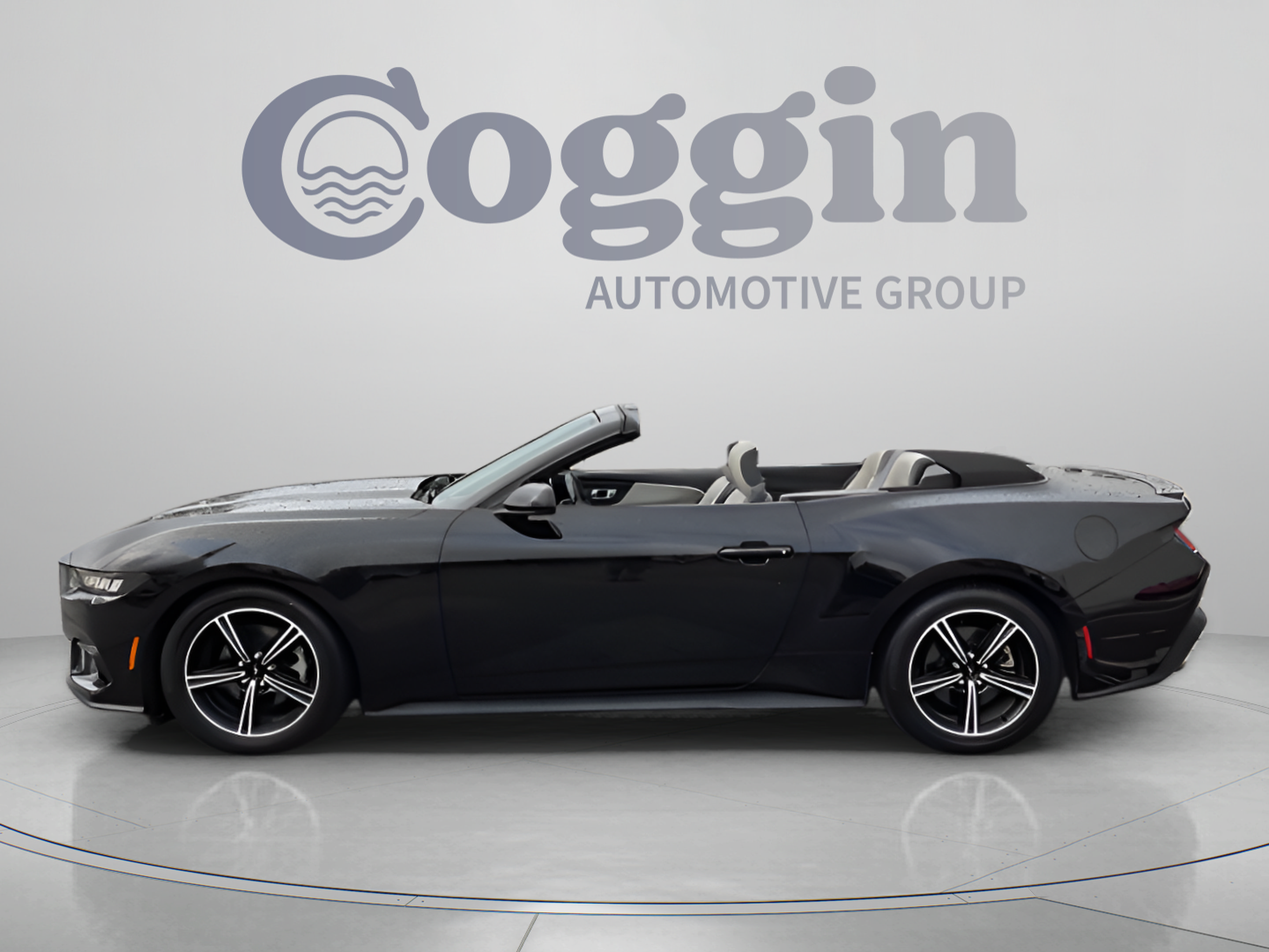 Used 2024 Ford Mustang Premium RWD image 2