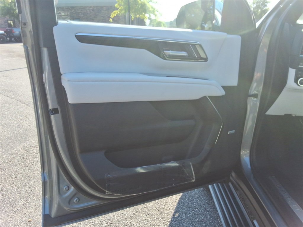 New 2026 Chevrolet Suburban Premier image 22