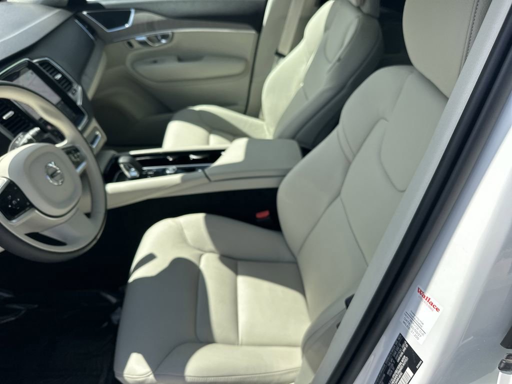 Used 2025 Volvo XC90 B5 Plus w/ Protection Package Premier image 19