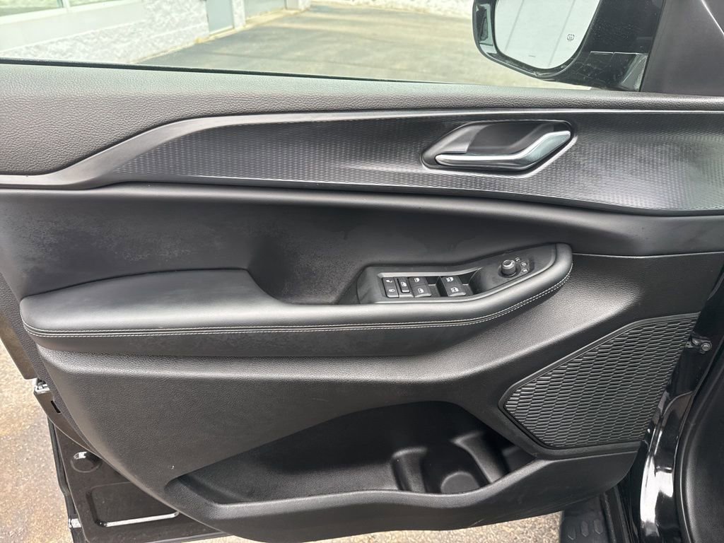 Used 2024 Jeep Grand Cherokee L Altitude image 14