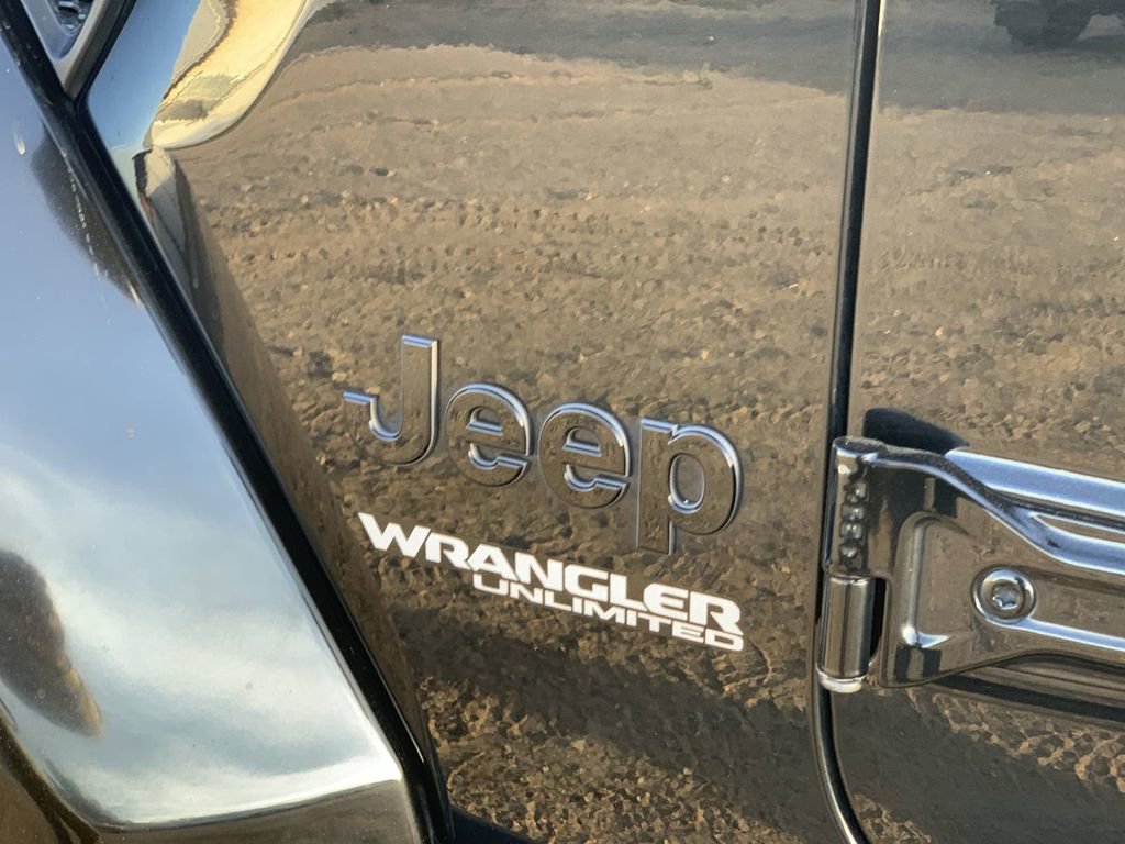 Used 2021 Jeep Wrangler Unlimited Sahara AWD/4WD image 30