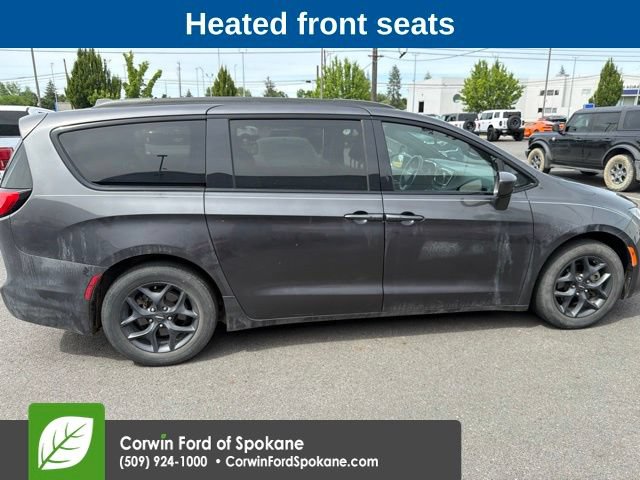 Used 2018 Chrysler Pacifica Touring-L w/ S Appearance Package FWD image 8