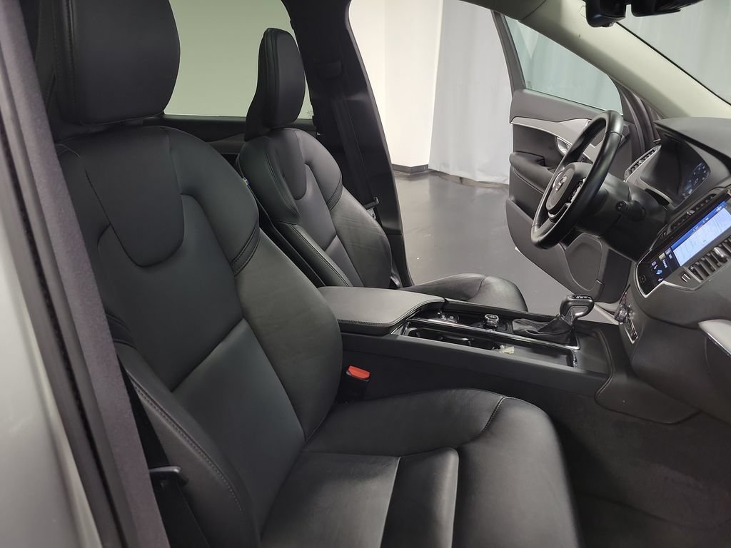 Used 2022 Volvo XC90 T5 Momentum AWD/4WD image 36