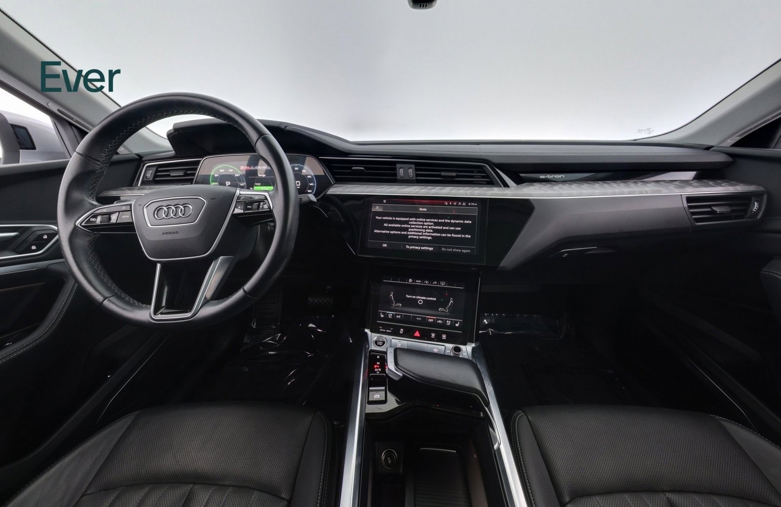 Used 2022 Audi e-tron Premium Plus image 23