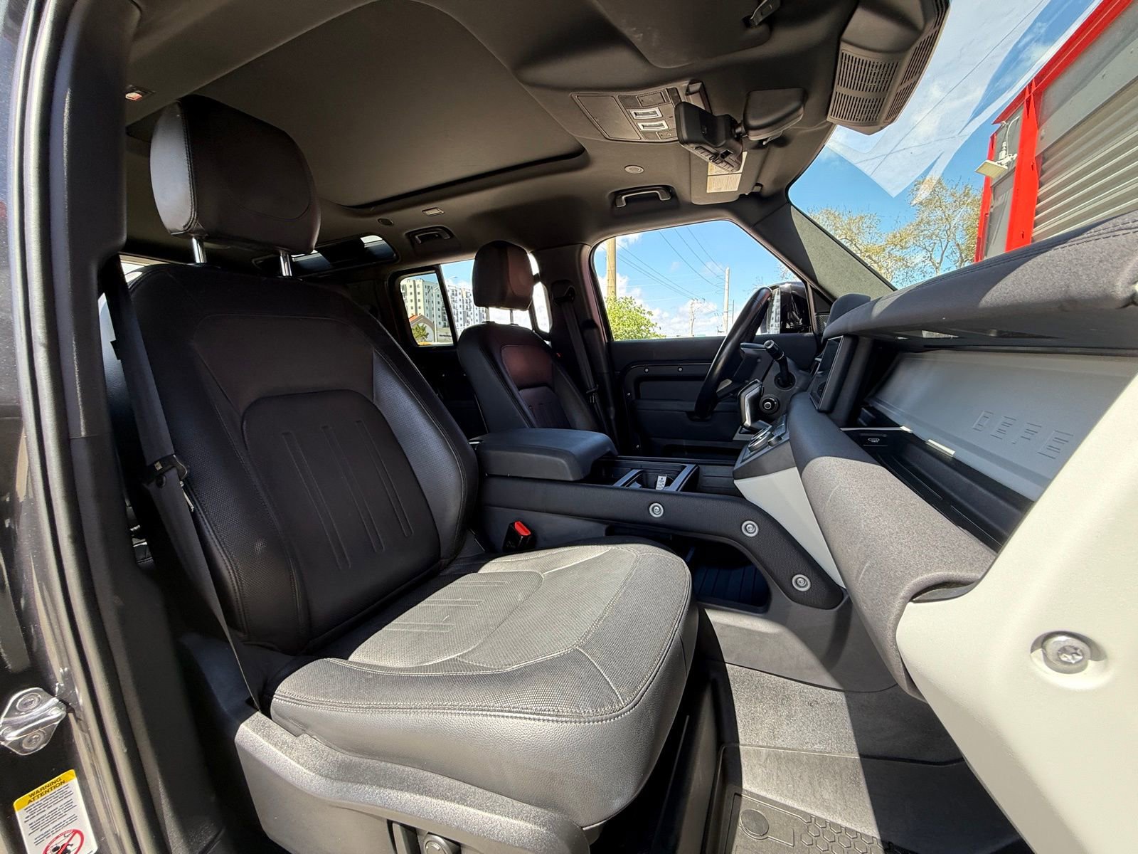 Used 2022 Land Rover Defender 110 X-Dynamic SE image 21