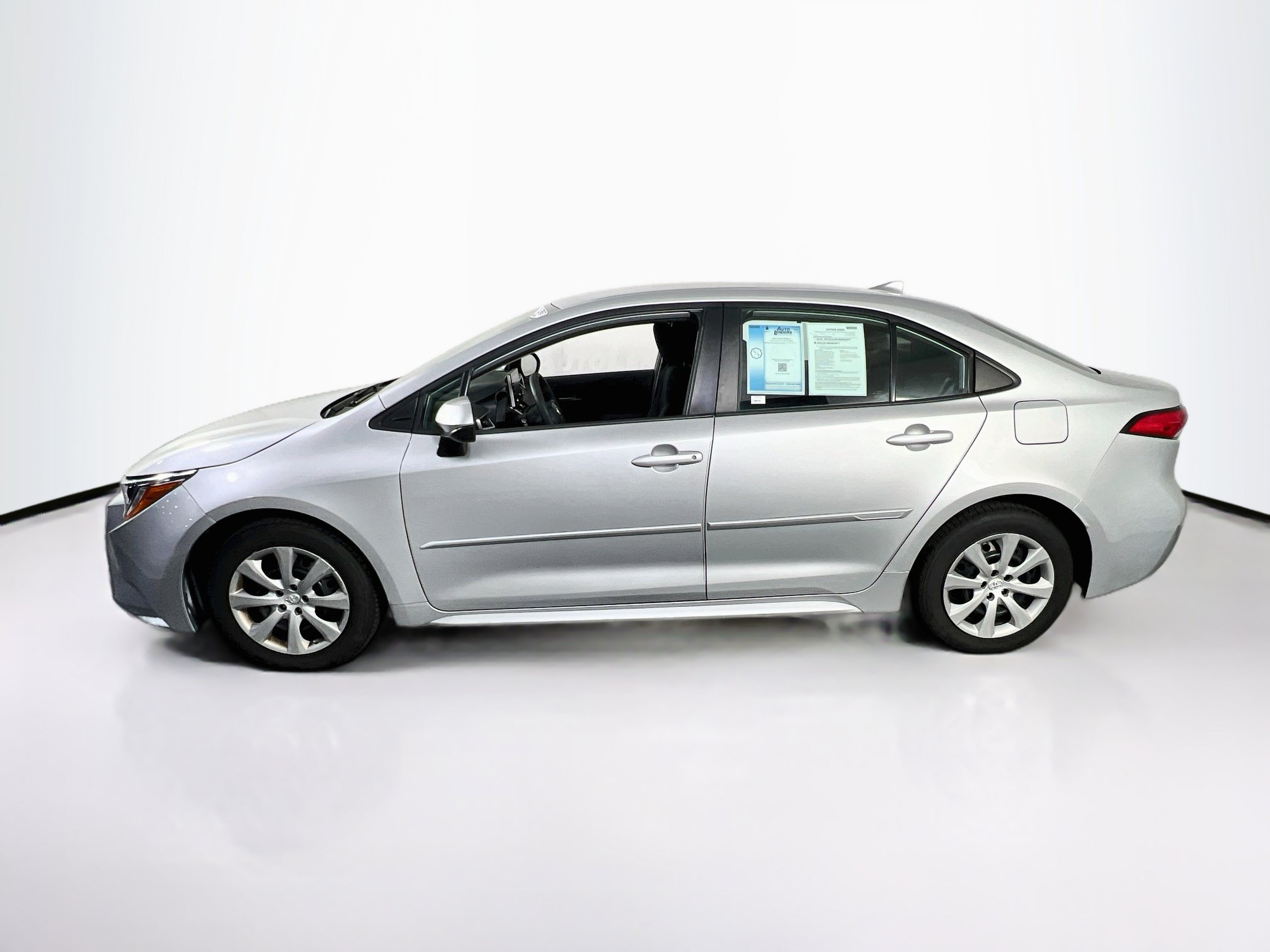 Used 2020 Toyota Corolla LE FWD image 8