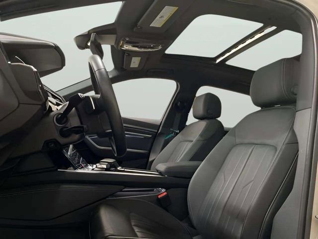 Used 2022 Audi e-tron Premium Plus w/ Premium Plus Package image 41