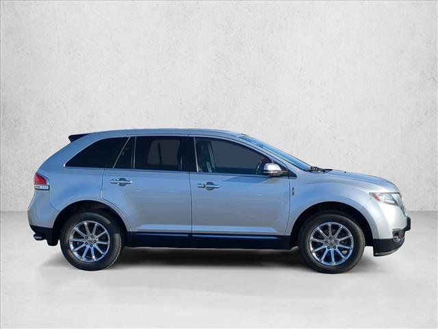 Used 2013 Lincoln MKX AWD image 4